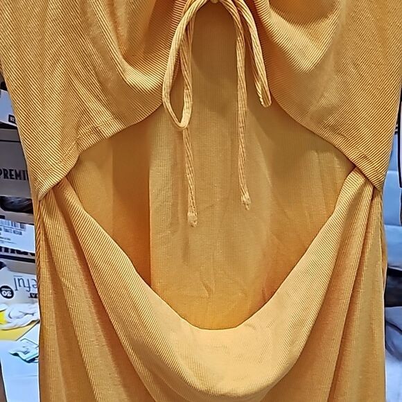 BCBG Paris Ribbed Knit Cutout Dress, Yellow, Size XXL, NWT - Picture 5 of 8